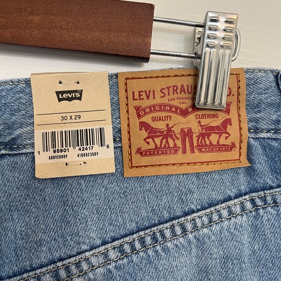Levi High Waisted Straight Jeans - Picture 3 of 3